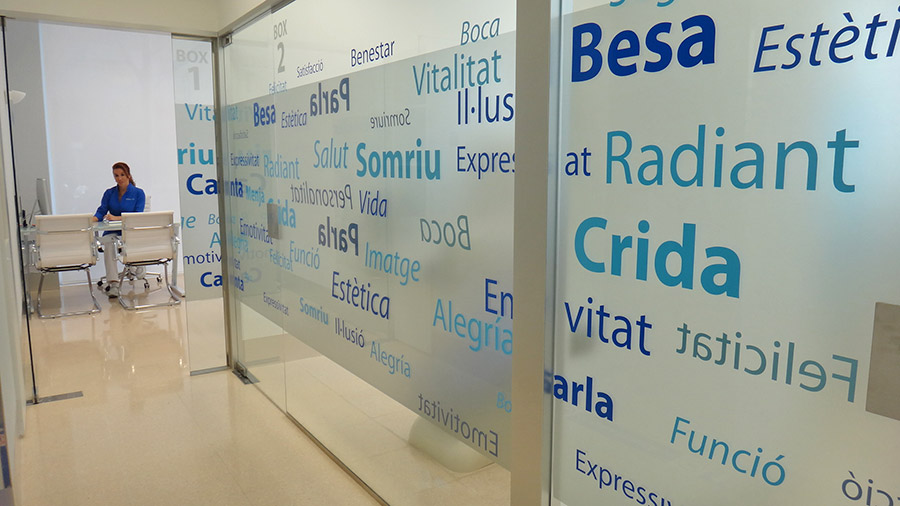 DentClinic · Clínica Dental · Mataró · Salas