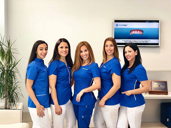 Equipo DentClínic · Clínica Dental · Mataró