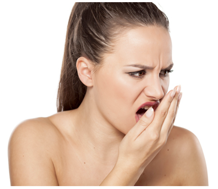 Mal aliento-halitosis-dentclinic- Clinica dental en mataró