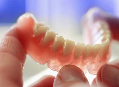 Guía de usuarios de dentaduras postizas y aparatos